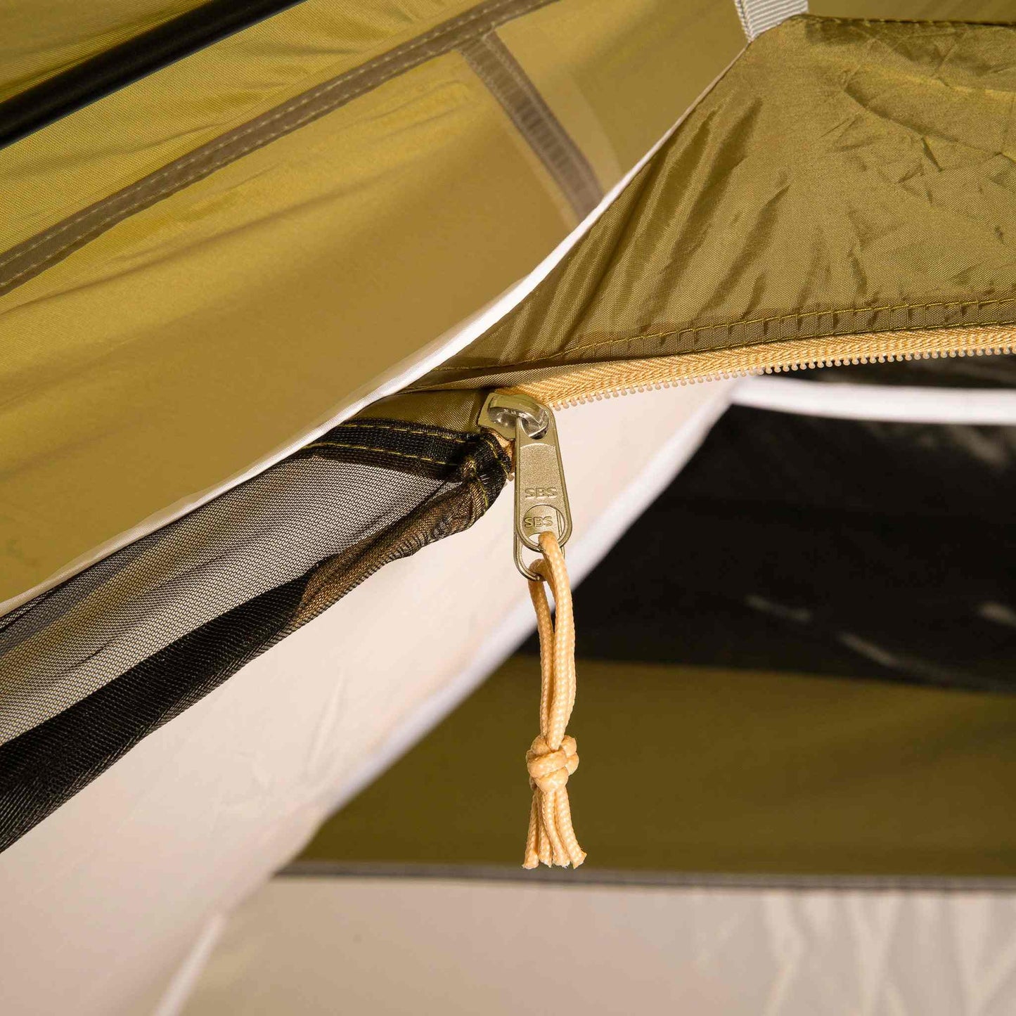 Festivaltelt - 3 personer XL with durable SBS zipper and mosquito netting for superior ventilation.