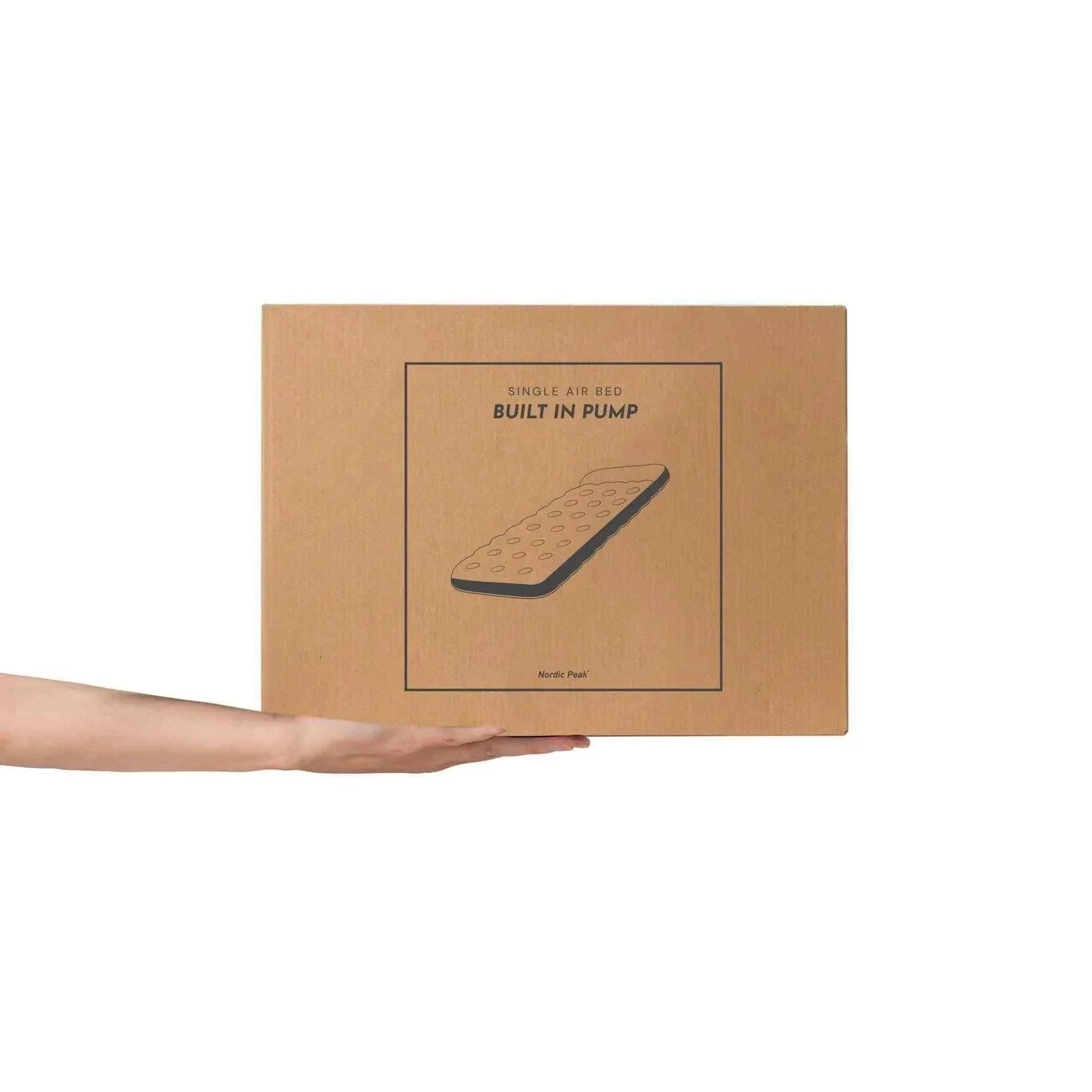 Single luftmadras packaging with built-in pump and manual patch kit.