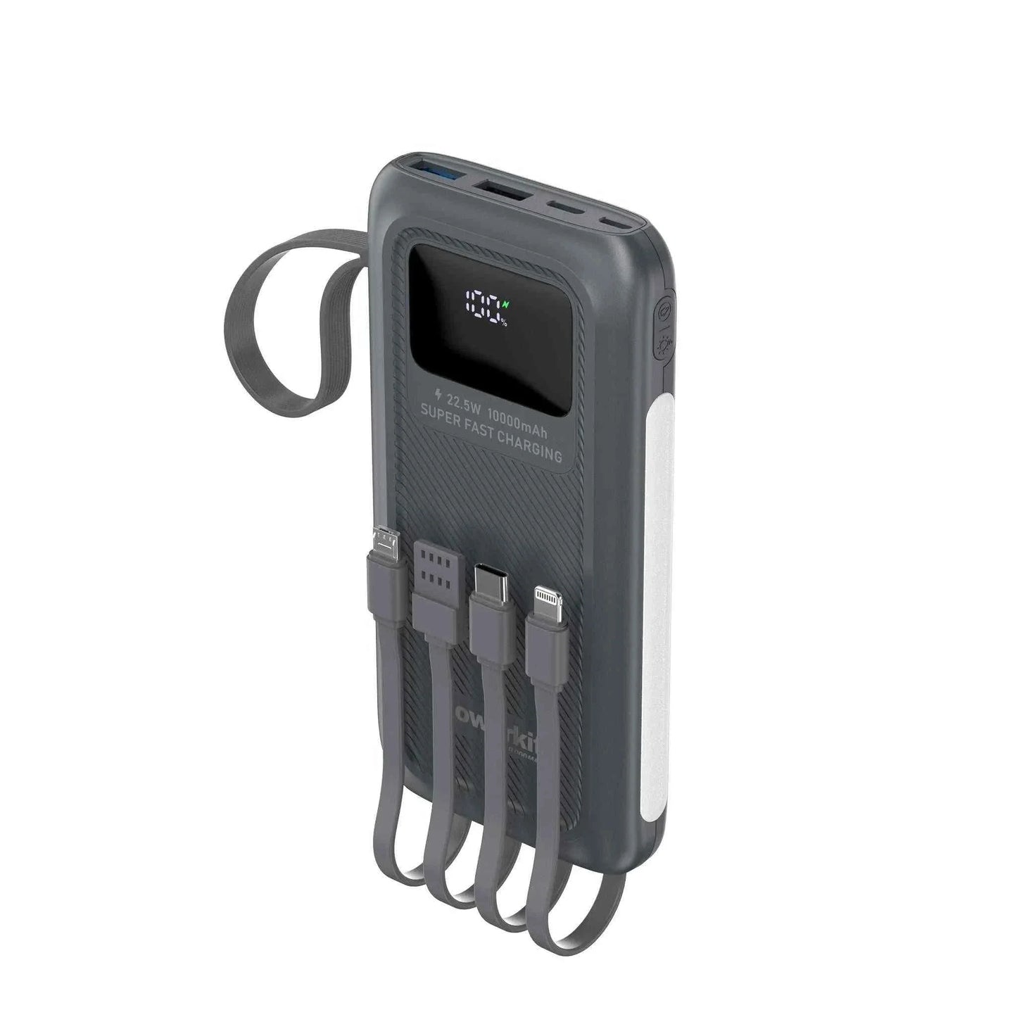 Powerbank 10.000 mAh med 22W hurtigopladning, indbygget display og fire kabler til USB C, Lightning, Micro USB og USB A, samt lommelygte.