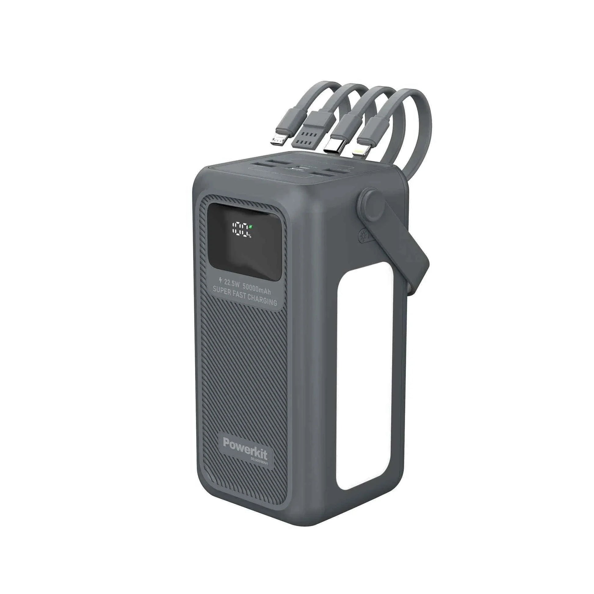 Powerbank 50.000 mAh med indbygget display, lommelygte og 4 kabler til USB C, Lightning, Micro USB og USB A, mulighed for hurtigopladning og opladning af 2 enheder samtidigt.